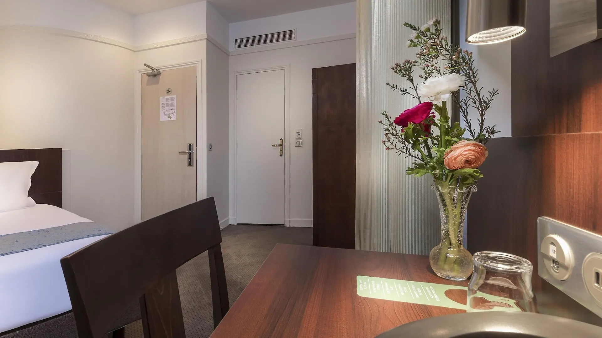 Opera Lafayette 3*