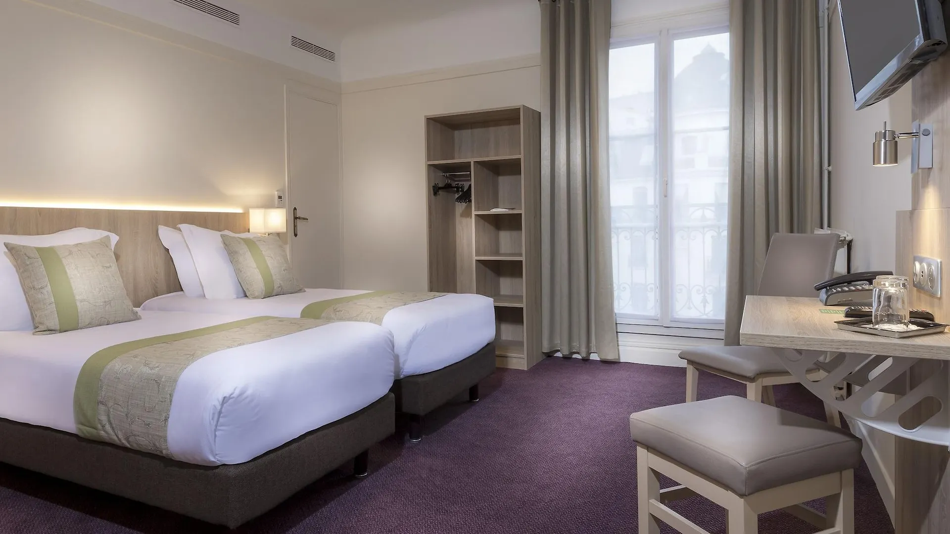 Opera Lafayette 3*
